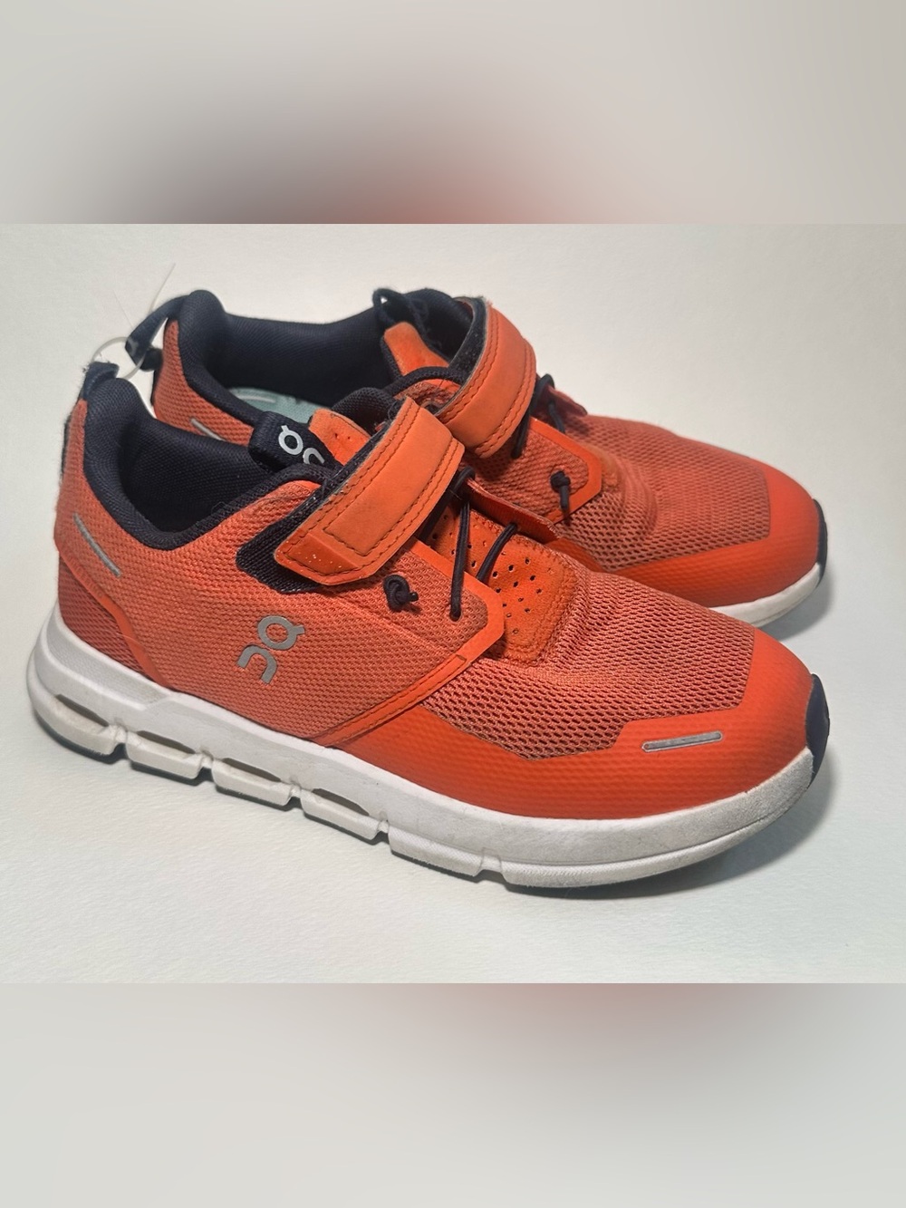On Cloud play kids Shoes Youth Size Y1.5 Orange
